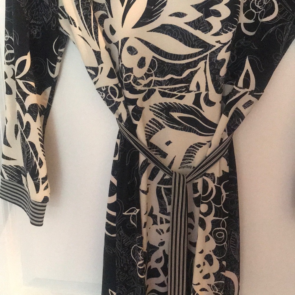 BCBGMAXAZRIA Wrap Dress – Size Small (S) - Picture 6 of 9